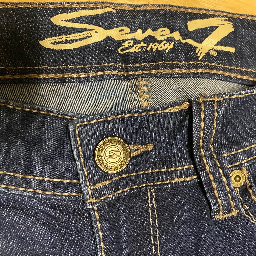 Seven7 Women's Boot Cut Jeans Size 8 Back Pocket Embroidery Festival Denim - Picture 2 of 16